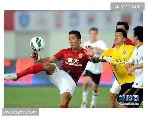 广州恒大主场迎战上海申鑫争夺25轮关键胜利全力以赴展现球队实力